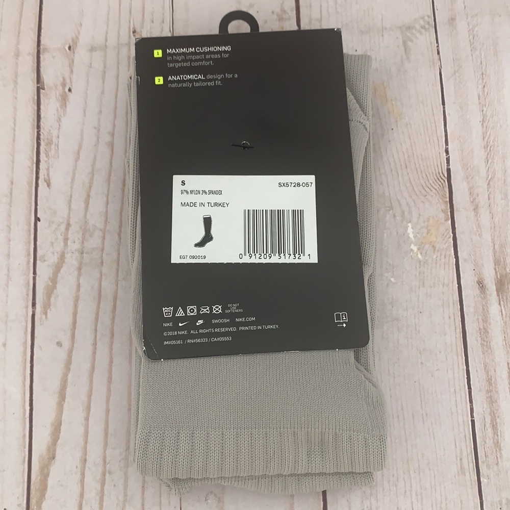 SOLD! Women/Youth Nike Dri-Fit Socks - Picture 2 of 2